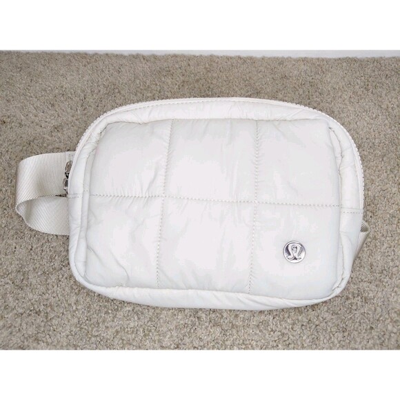 lululemon handwarmer bag Everywhere Belt 1L (Neo Mint) it’s easy to wear crossbody or at the waist Lululemon Quilted Grid Belt Bag